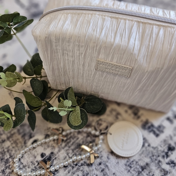 Bath & Body Works 2 Pc Bundle - Picture 3 of 12